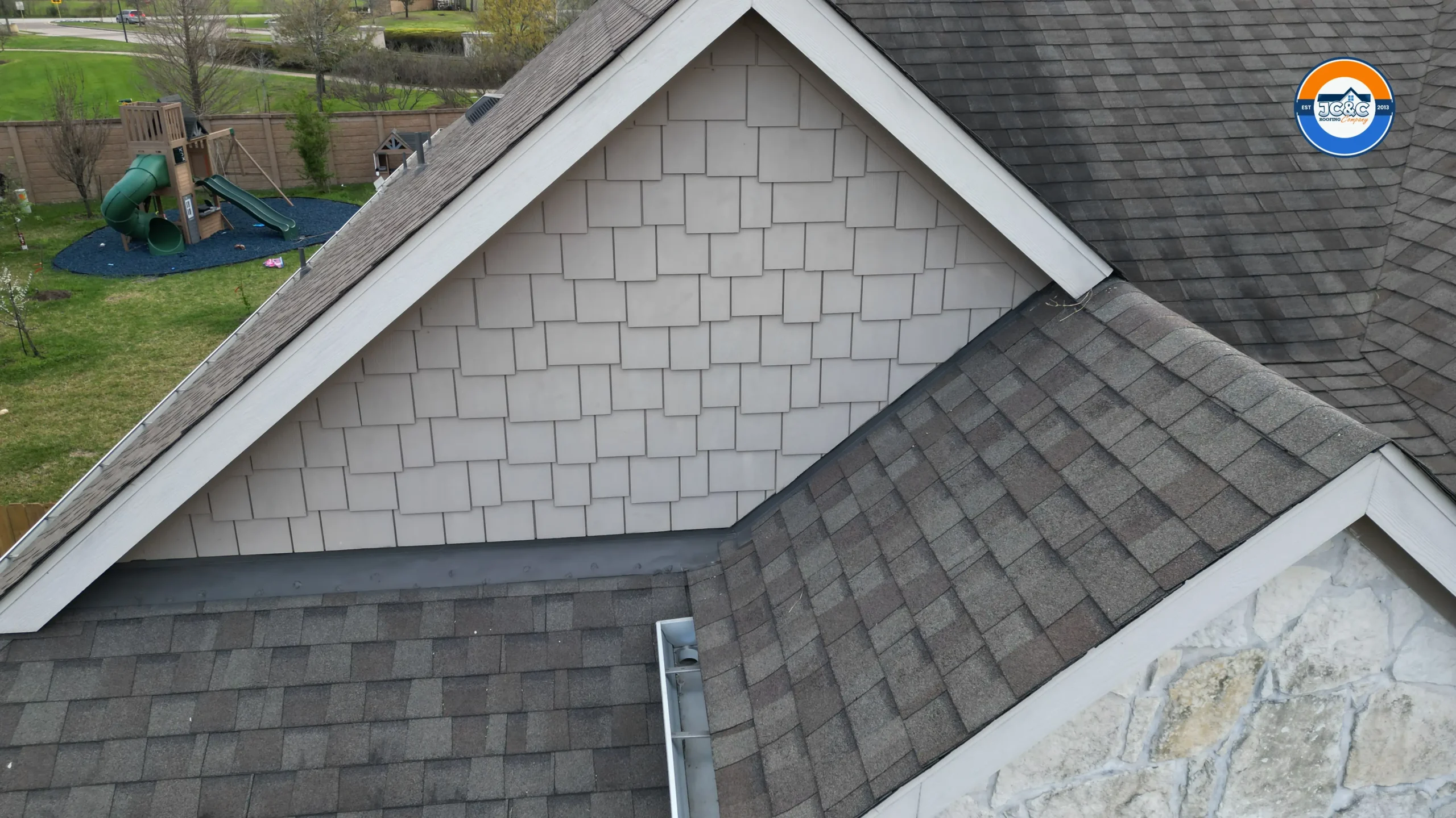 HardieShingle siding adding texture to Houston home