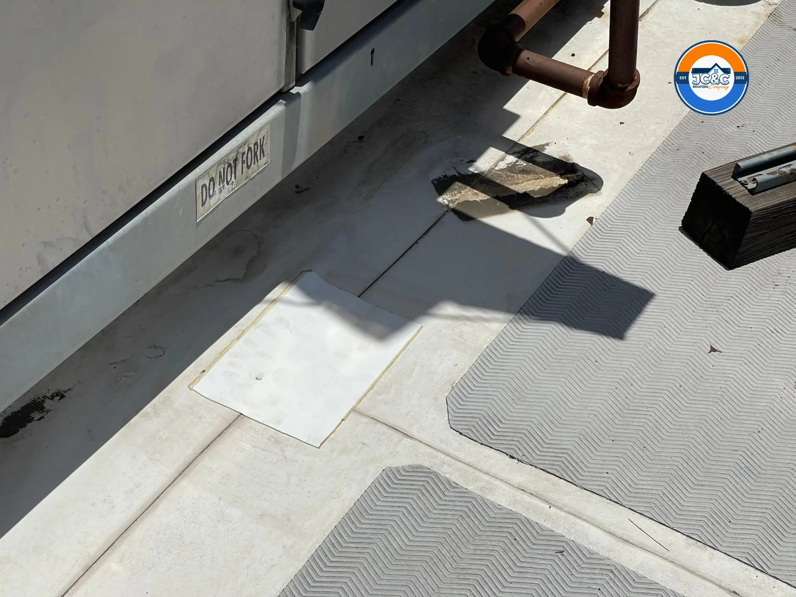 TPO roof leak inspection - Thorough commercial flat roofing repairs in Houston